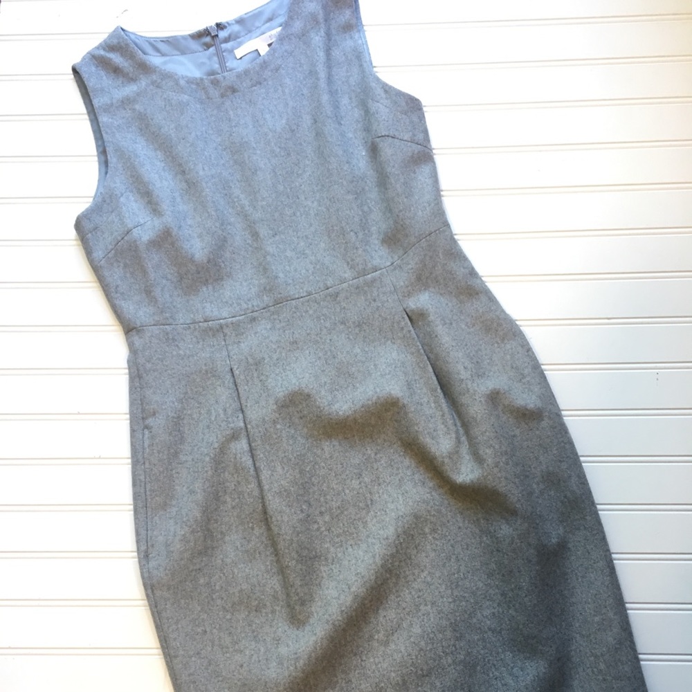 Grey Wool blend Dress like new Shade size 6